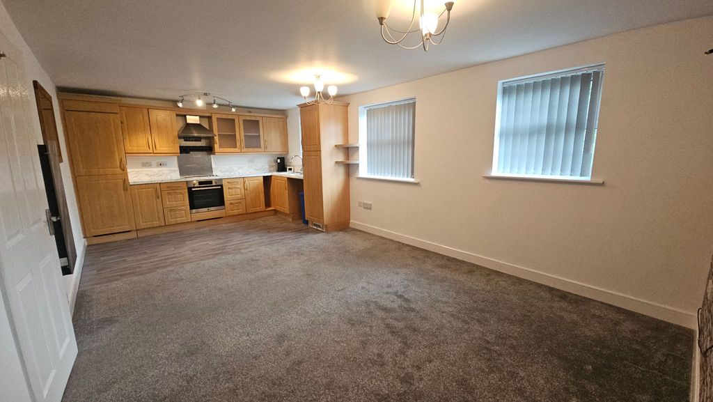 Property photo 3 of 11 Lounge