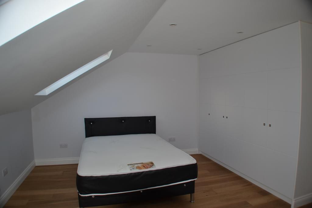 Property photo 2 of 5 Bedroom