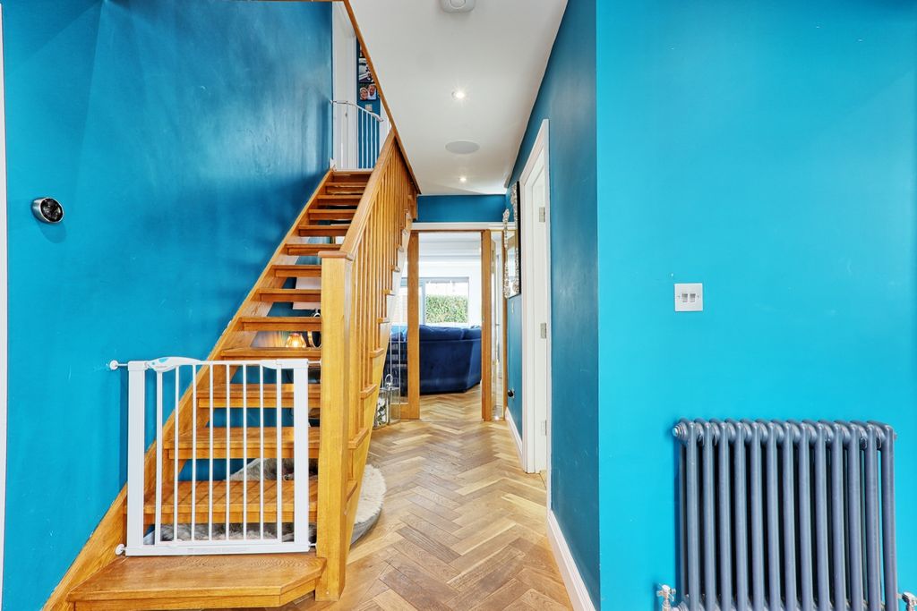 Property photo 2 of 36 Picture No. 32