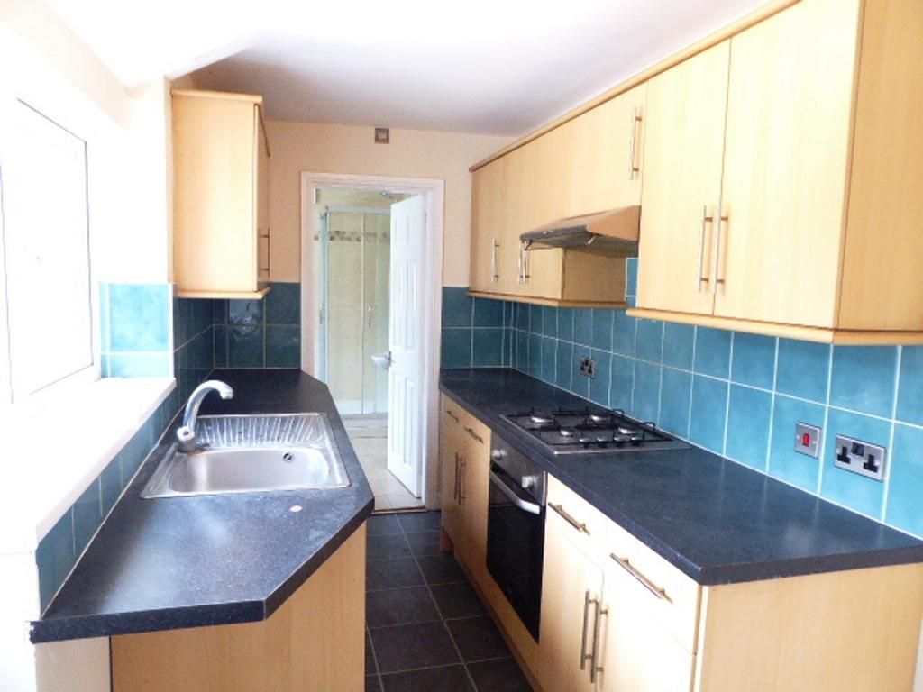 Property photo 2 of 10 Kitchen
