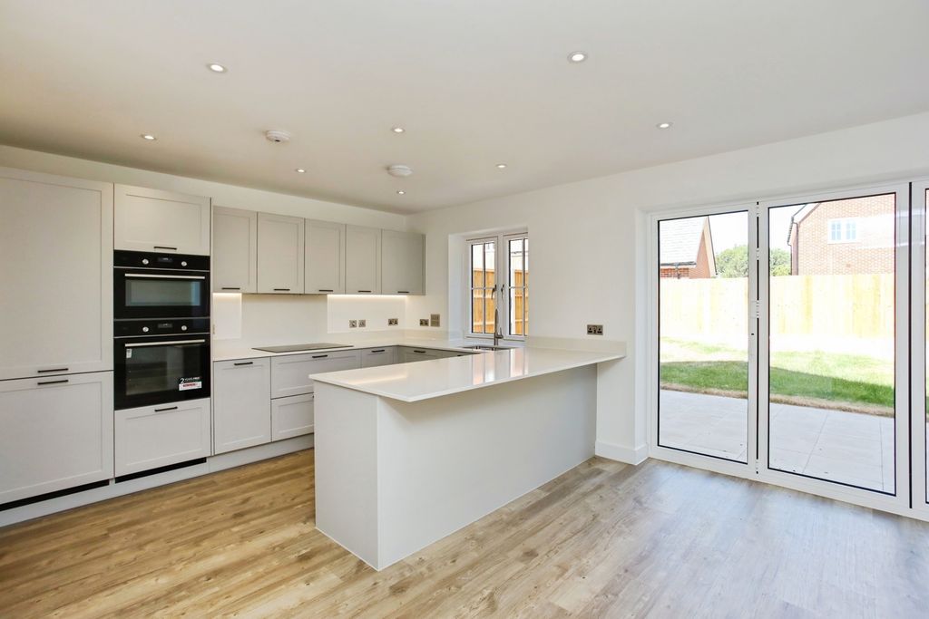 Property photo 2 of 18 Pbox-Img.Jpg