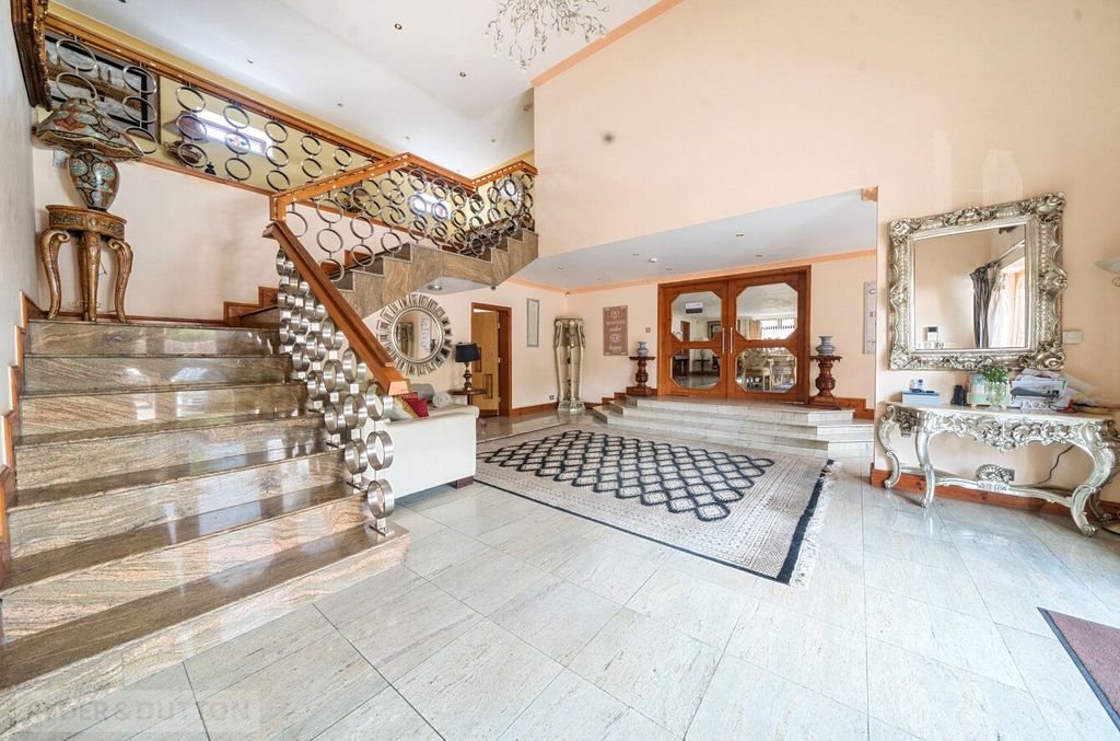 Property photo 3 of 37 Picture No. 33