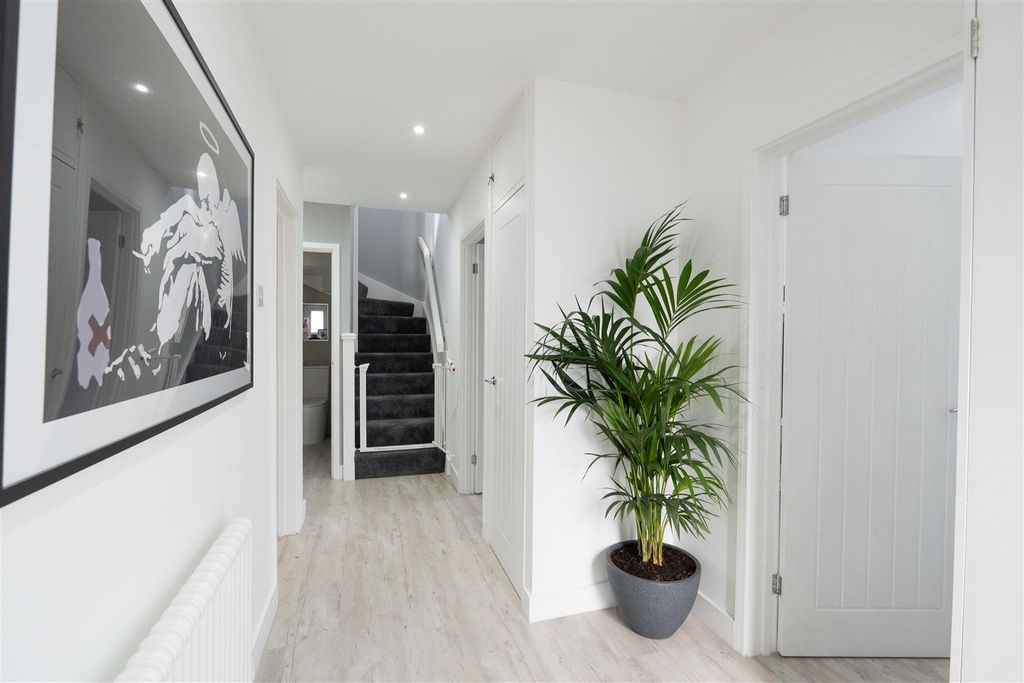 Property photo 2 of 20 003.Jpg