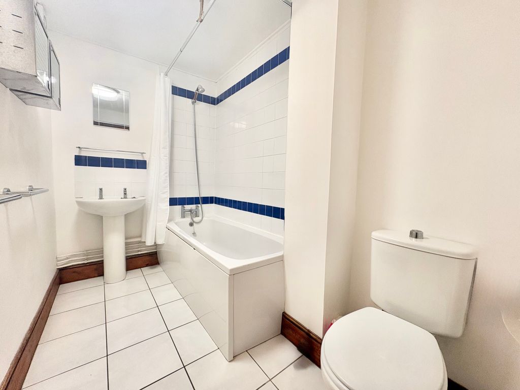 Property photo 3 of 5 Bathroom