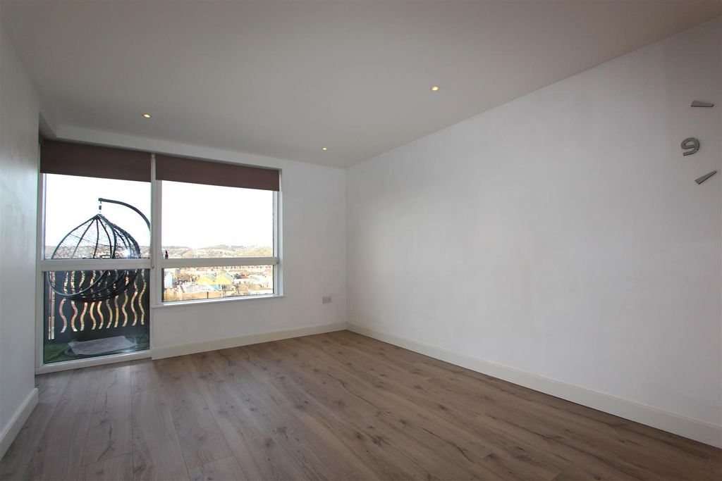 Property photo 2 of 11 Reception Room