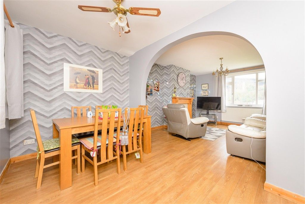 Property photo 3 of 11 Dining Area