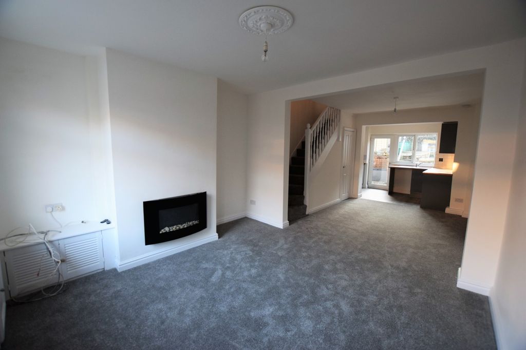 Property photo 2 of 10 Lounge/Dining Room
