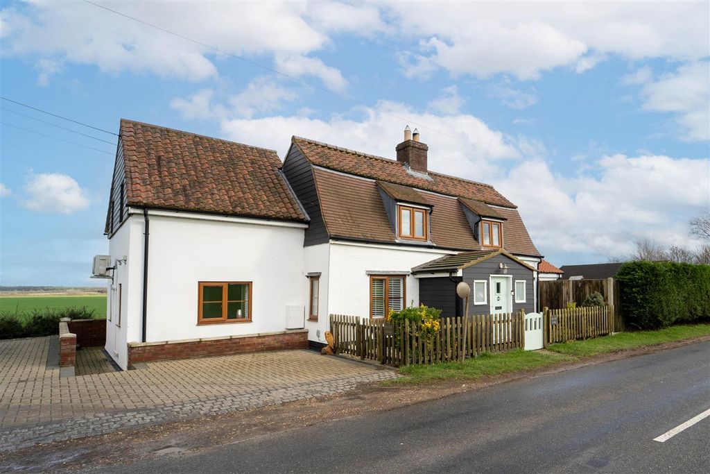 Property photo 1 of 33 Barn Owl Cottage, Burrough Green-24.Jpg