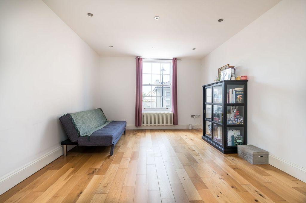 Property photo 3 of 13