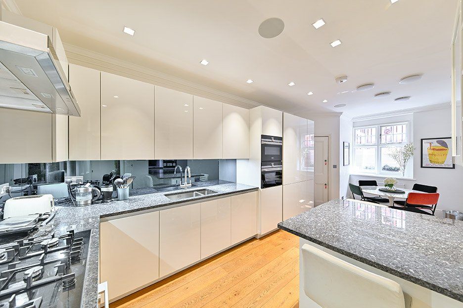 Property photo 2 of 16 Kitchen / Dining