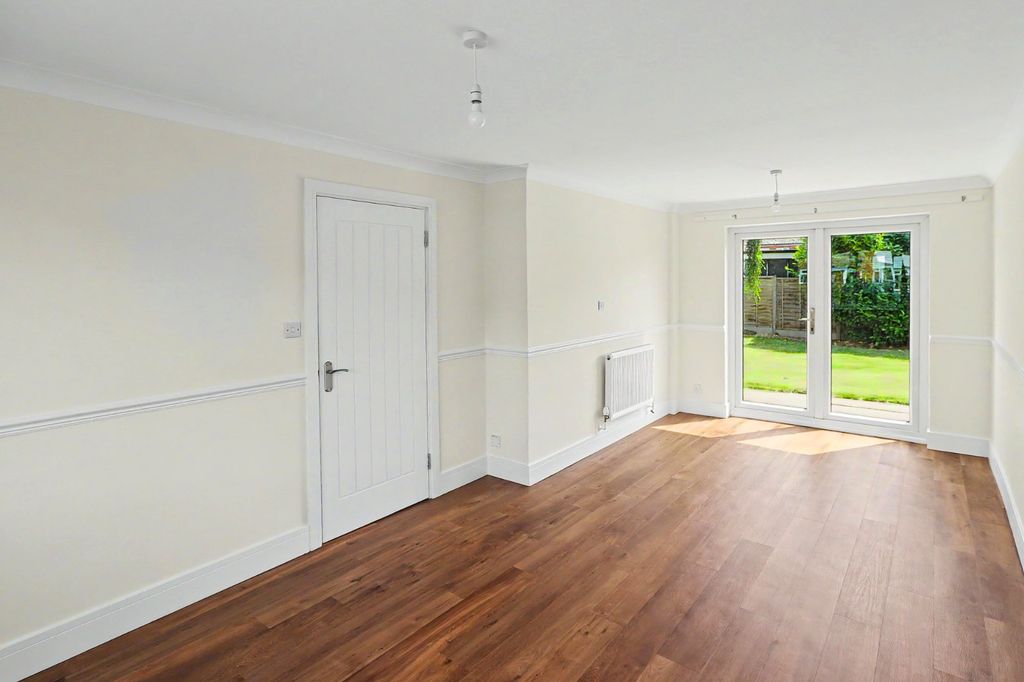 Property photo 3 of 17 Picture No. 14