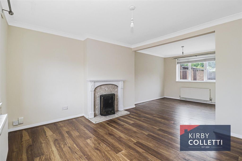 Property photo 2 of 14 Lounge/Diner