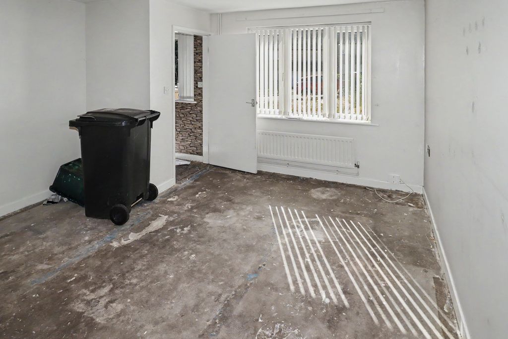 Property photo 2 of 17 15 Hebble Brook Close, Mixenden, Halifax, West Yorkshire, Hx2 8Uj