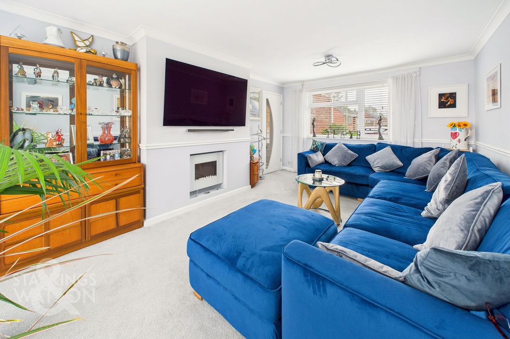 Property photo 2 of 24