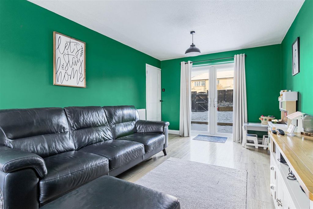 Property photo 3 of 22 15_68161.Jpg