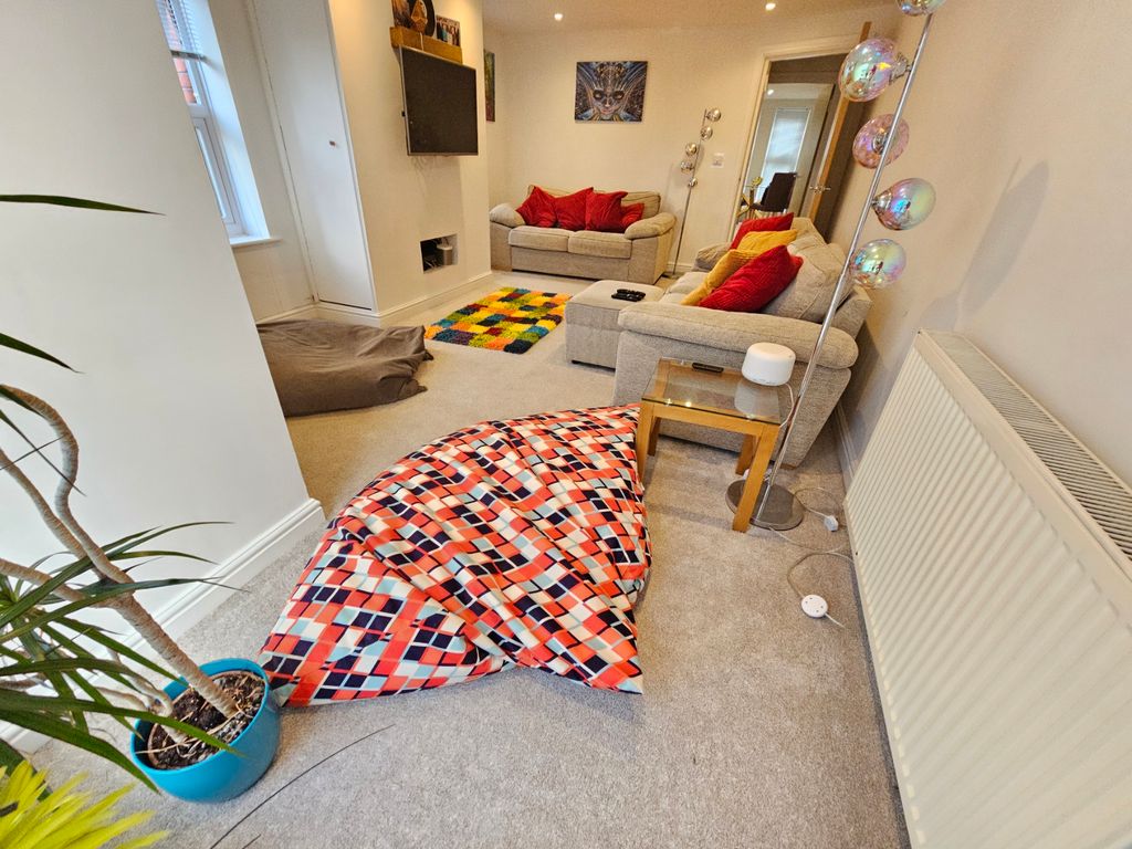 Property photo 3 of 30 20251210_104629