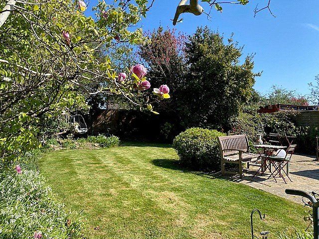 Property photo 2 of 17 Garden