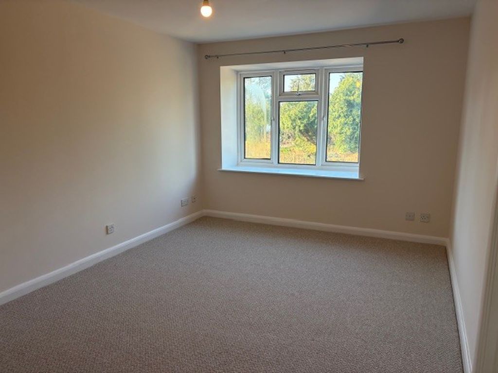 Property photo 3 of 6 Photo 6