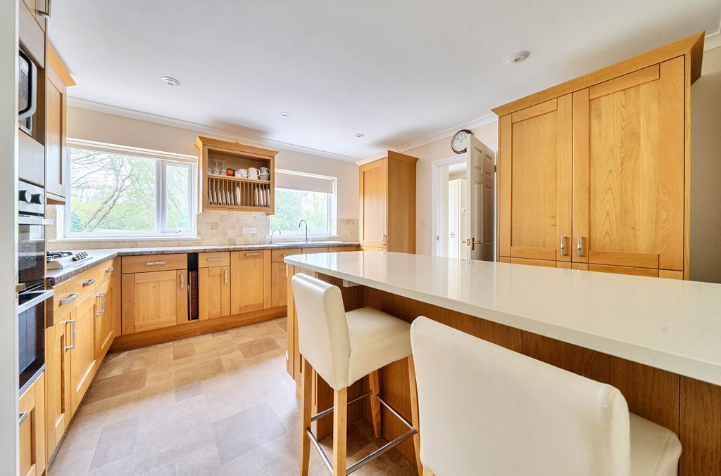 Property photo 3 of 23 1431589-9-69Dbce2...