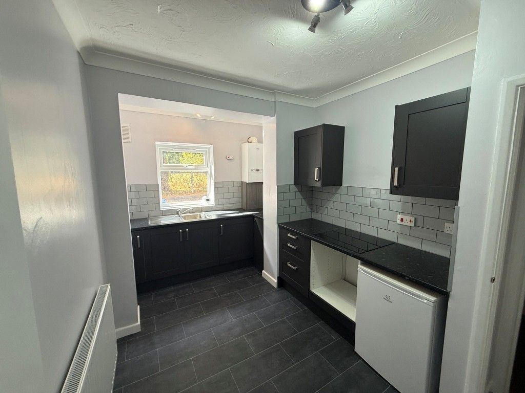 Property photo 3 of 4 Kitchen Of Flat 85A