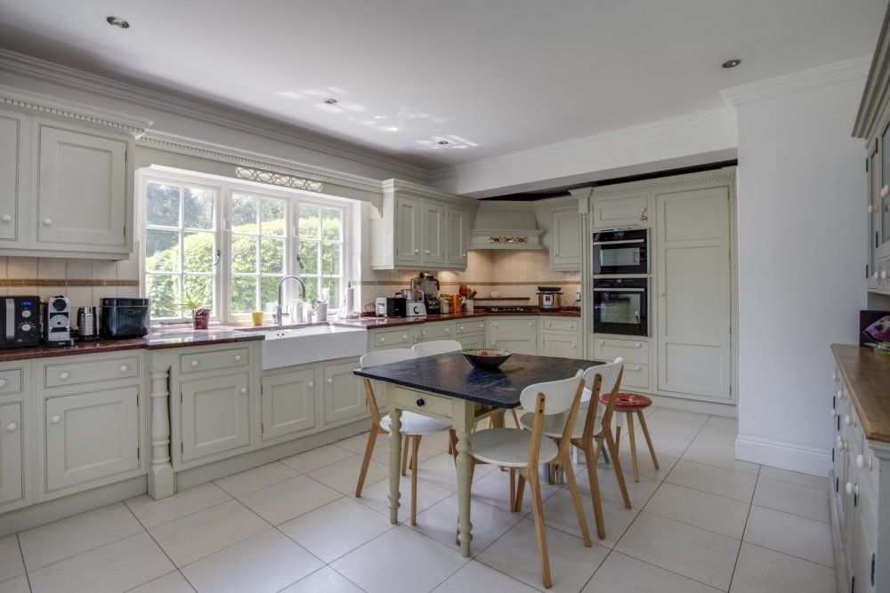 Property photo 2 of 11 Kitchen