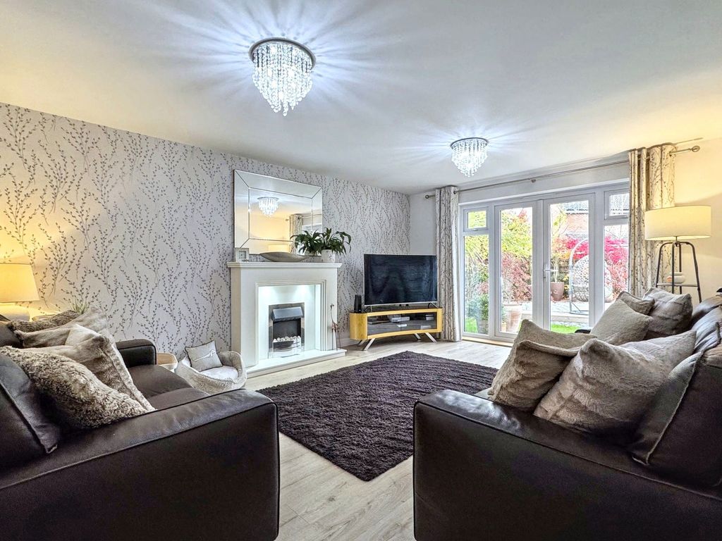 Property photo 2 of 31