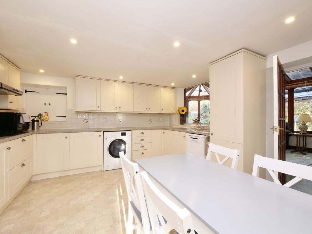 Property photo 2 of 22