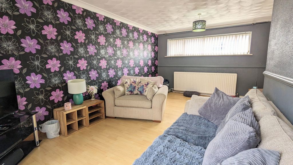 Property photo 3 of 22