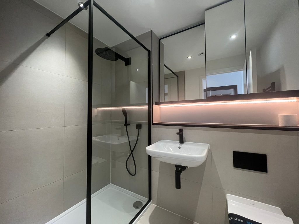 2 bed flat to rentTuring Way, Cambridge CB3 photo 5