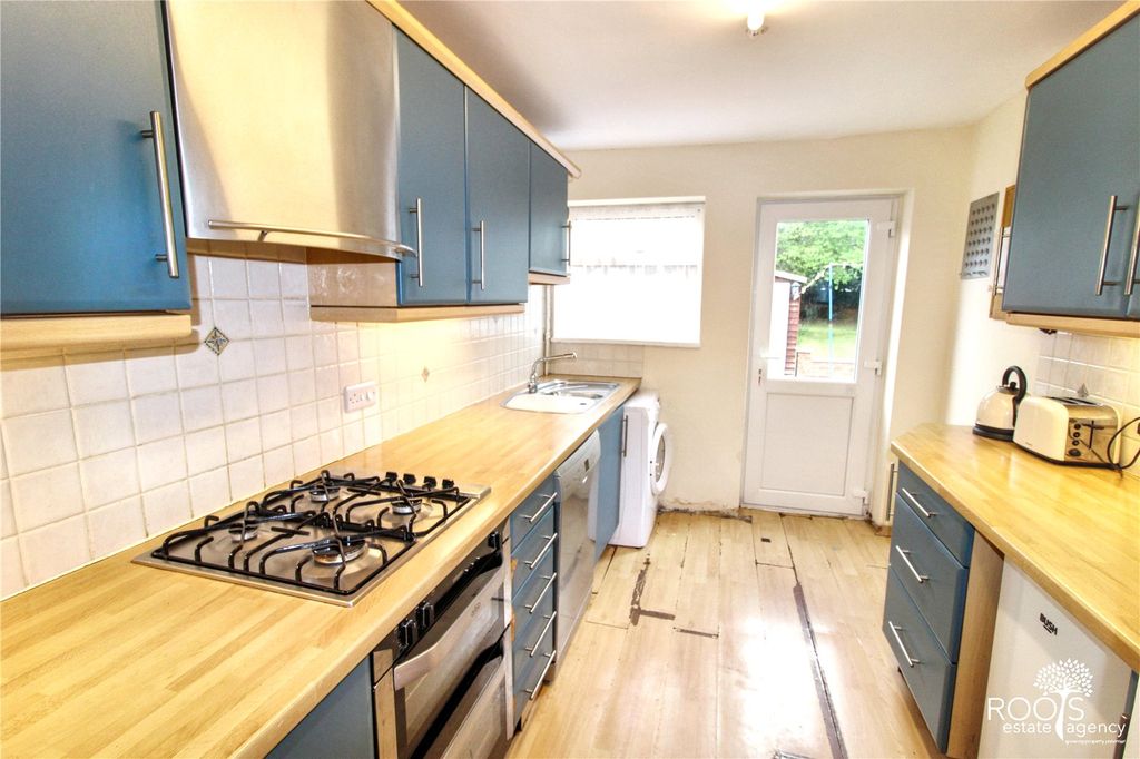 Property photo 3 of 13 Kitchen