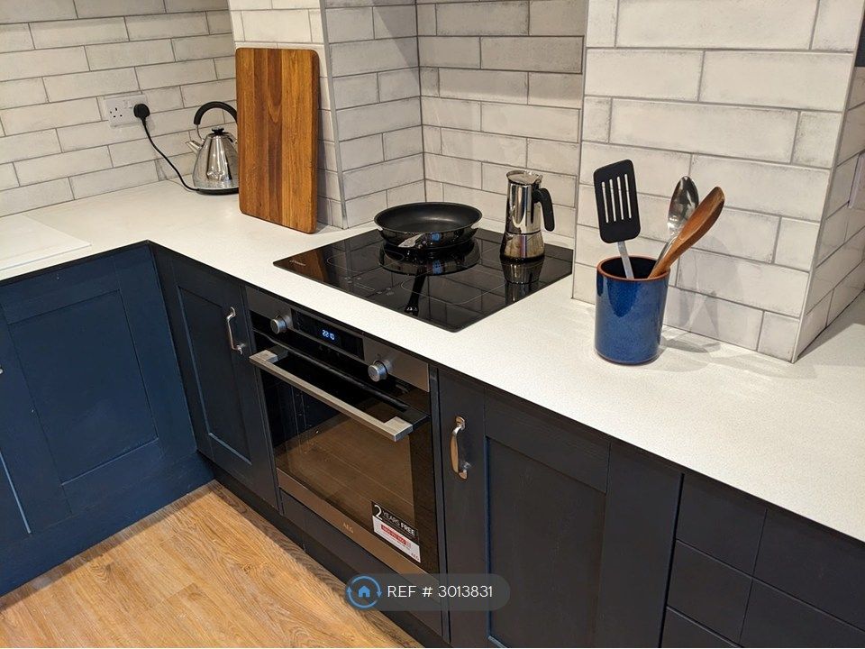 Property photo 3 of 24 Kitchen Detail