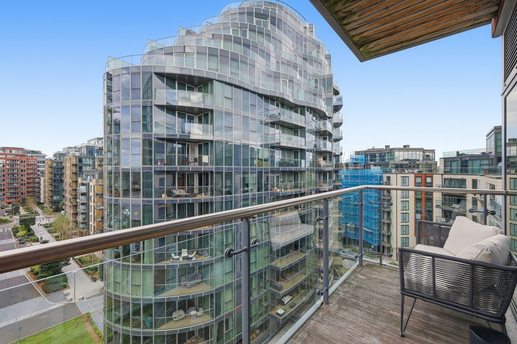 Property photo 3 of 17 Photo 2