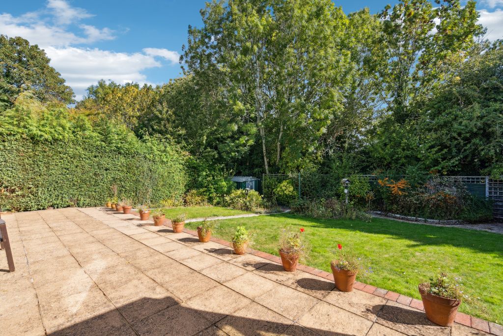 Property photo 2 of 8