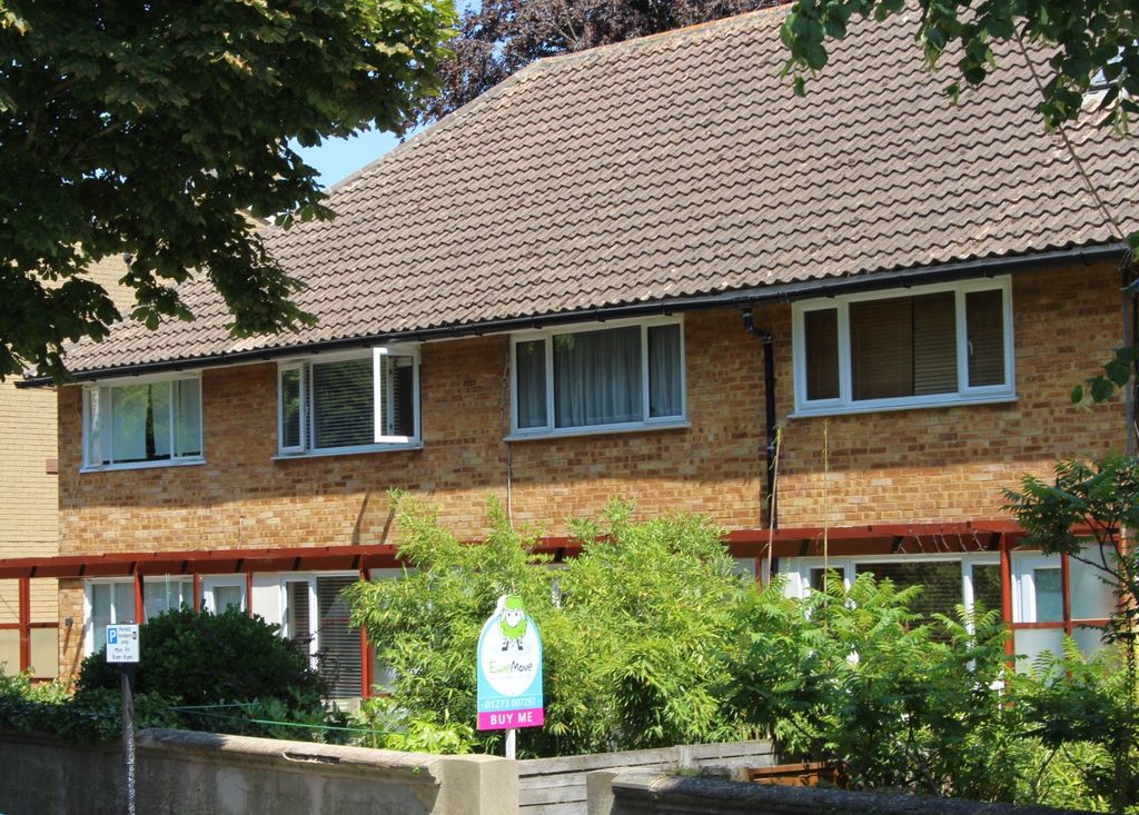 Property photo 1 of 11 Outside