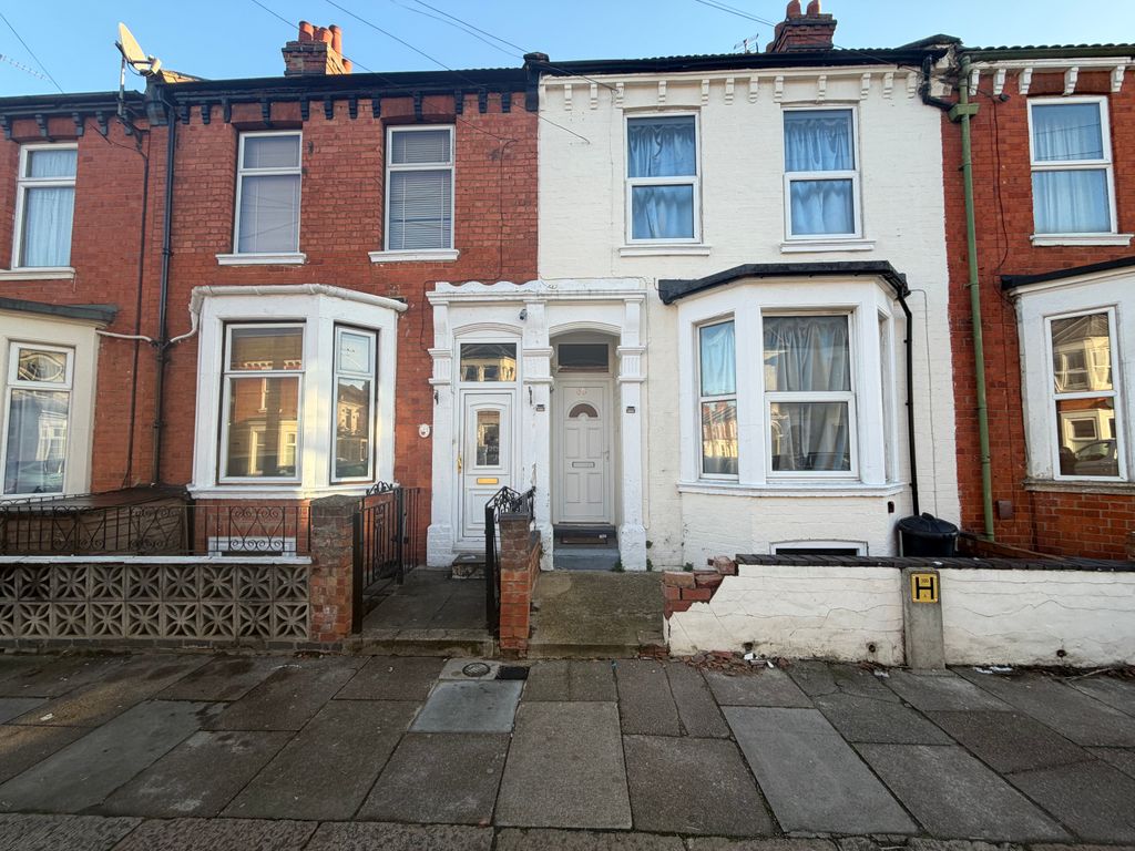 Property photo 1 of 9 Image