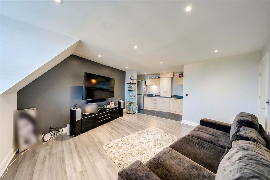 Property photo 3 of 12 Lounge-Diner