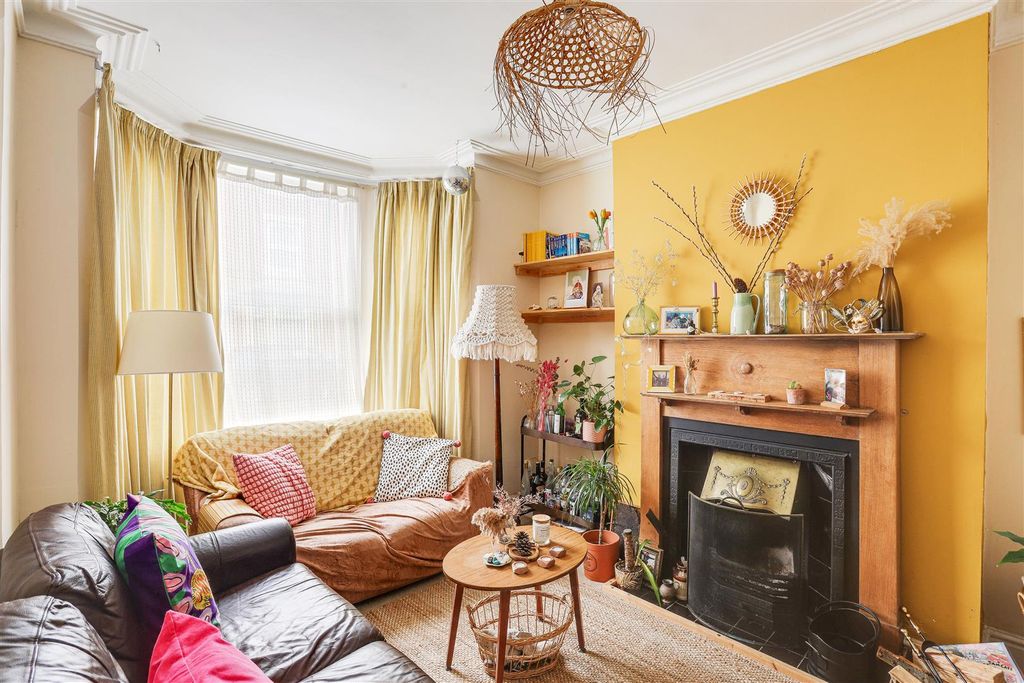 Property photo 2 of 17 2402.Jpg