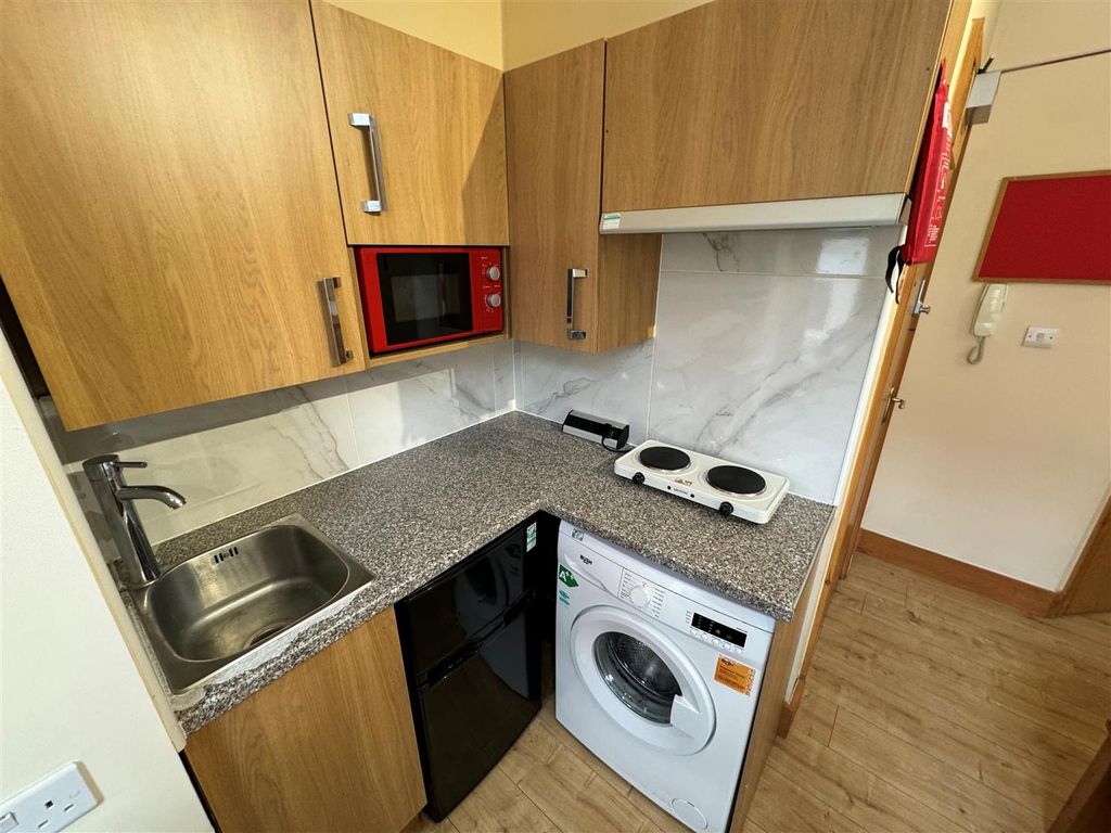 Property photo 2 of 5 Studio 10 Kitchen.Jpg