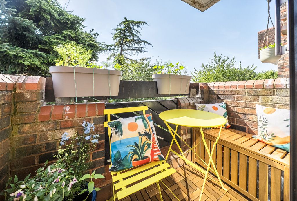 Property photo 3 of 11 1482311-16-6A3962...