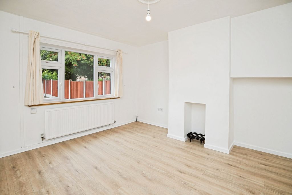 Property photo 3 of 17 Photo