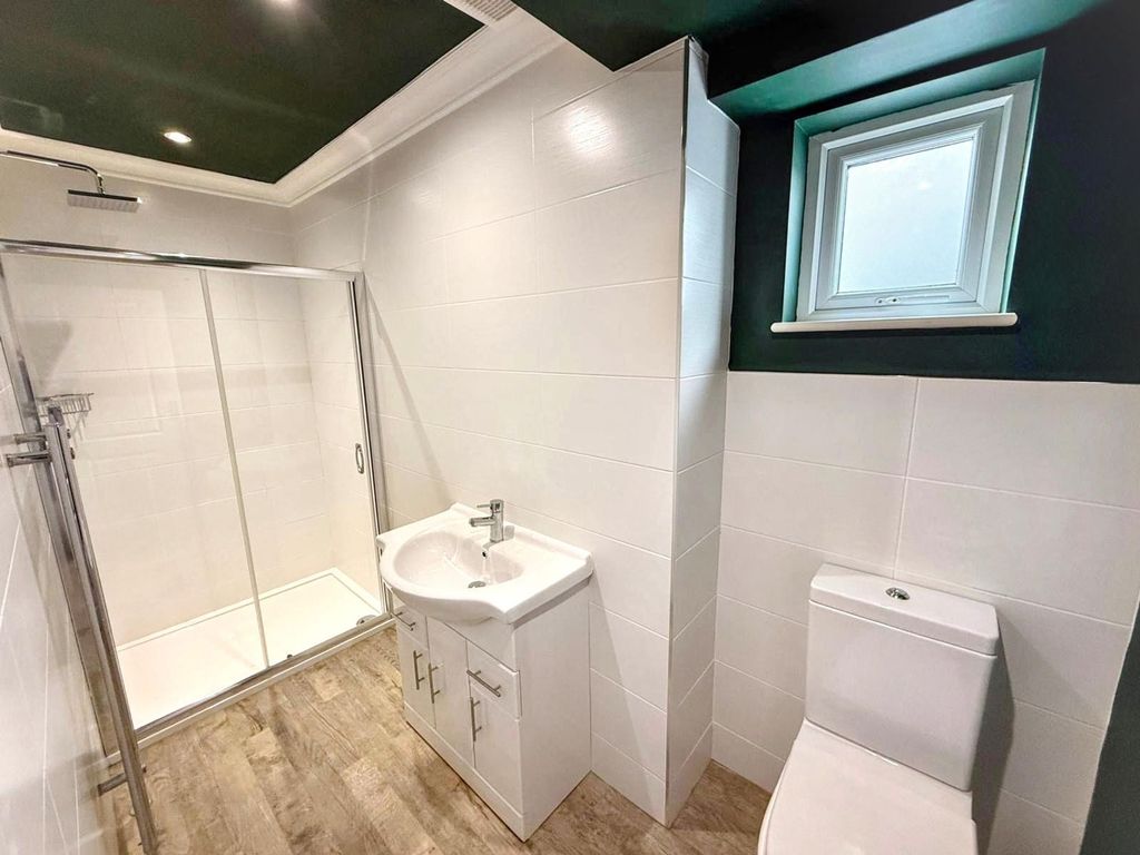 Property photo 2 of 31