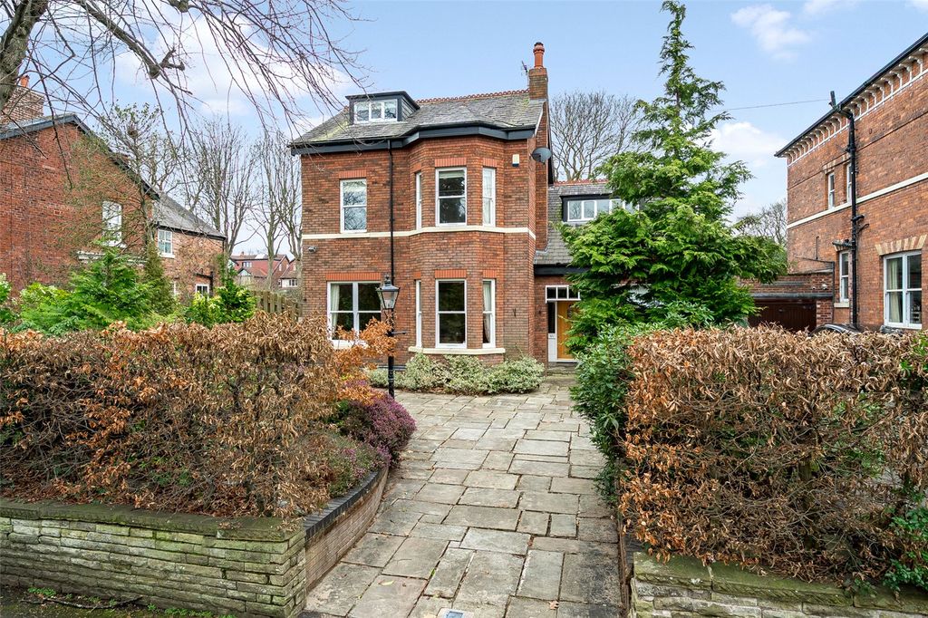 Property photo 1 of 34 Picture No. 32