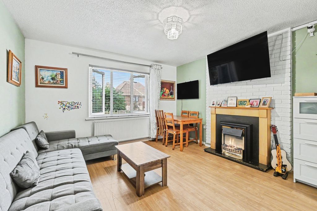 Property photo 3 of 11 Pbox-Img.Jpg