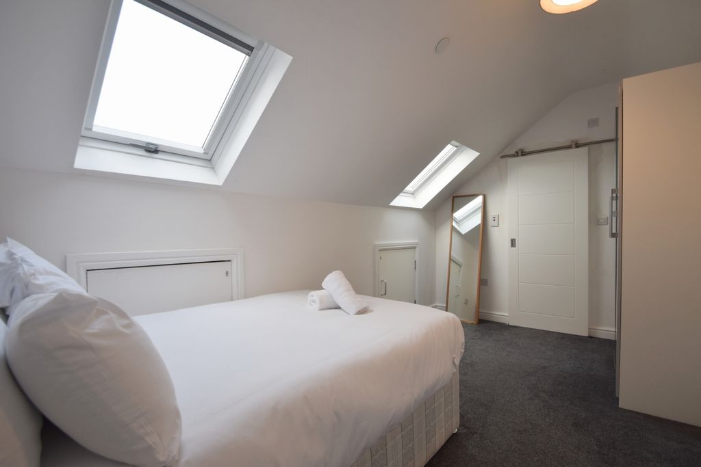 Property photo 3 of 13 Photo 1