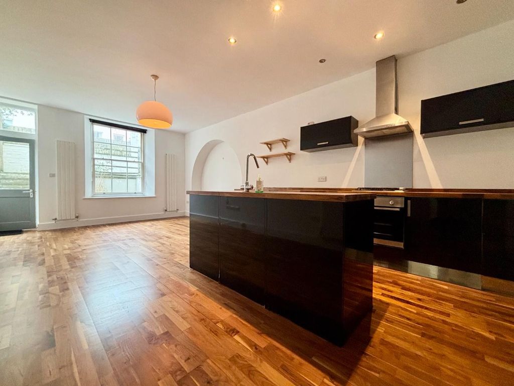 Property photo 3 of 8 Img_3518.Jpg