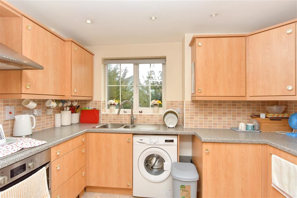 Property photo 3 of 16 Kitchen