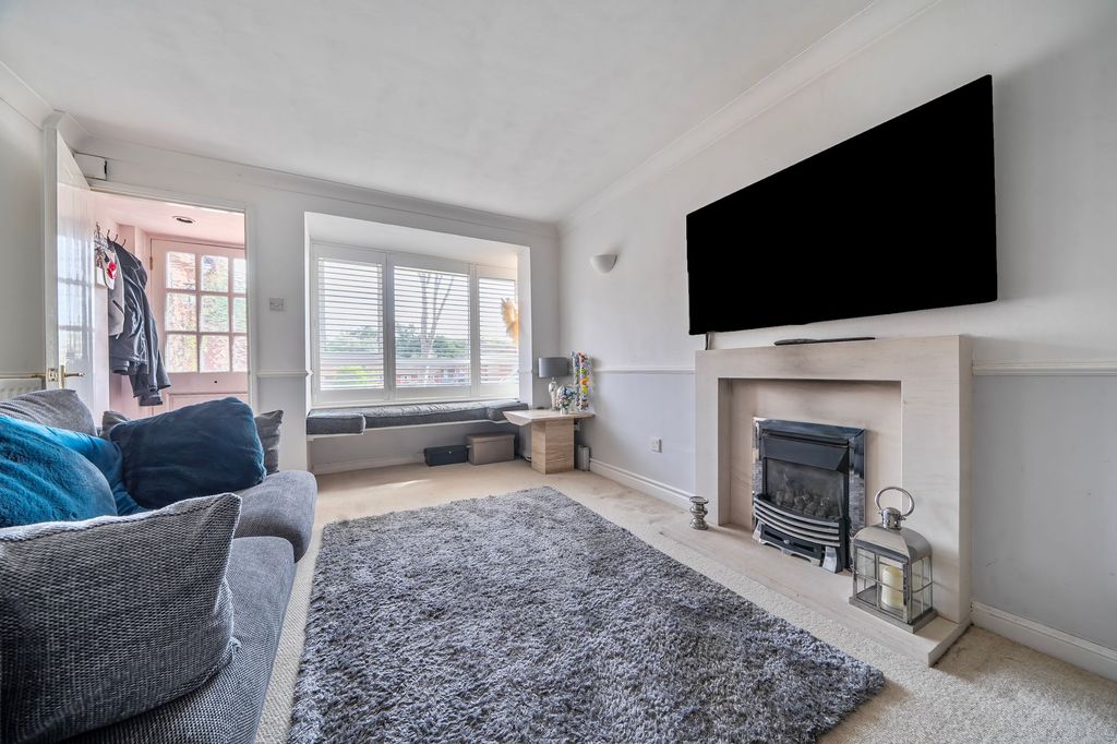 Property photo 2 of 14 Sitting Room
