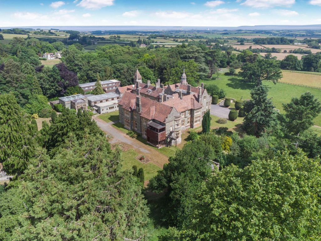 Property photo 2 of 23 Quantock Lodge