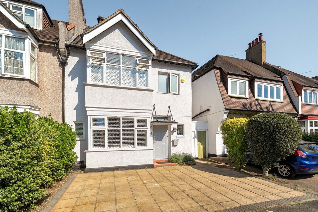 Property photo 1 of 19 External