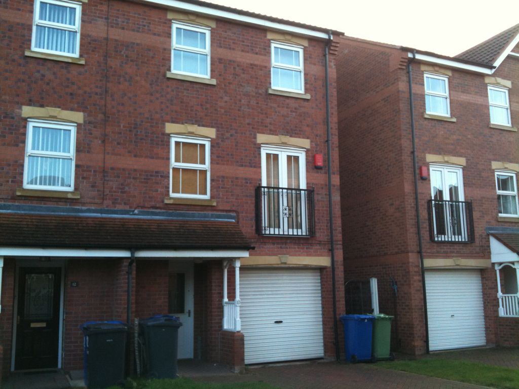 Property photo 1 of 3 Fosseway Front